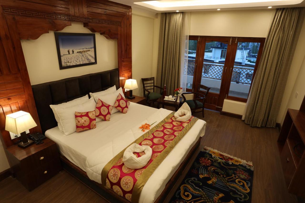 Hotel The Grand Khasdan เลห์ ภายนอก รูปภาพ