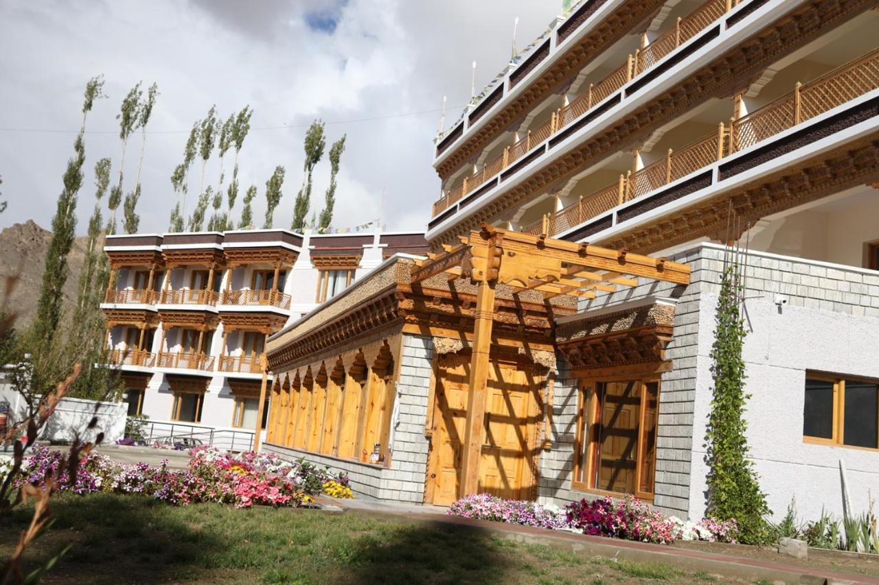 Hotel The Grand Khasdan เลห์ ภายนอก รูปภาพ